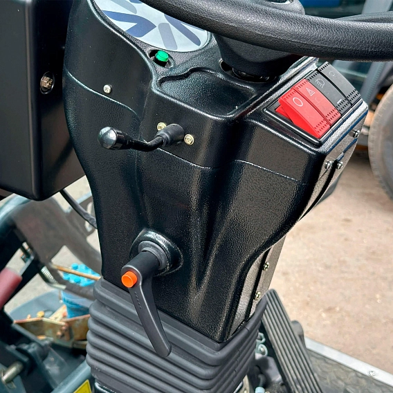 Подметальная дизельная машина ASTOR Z 1500 Titan